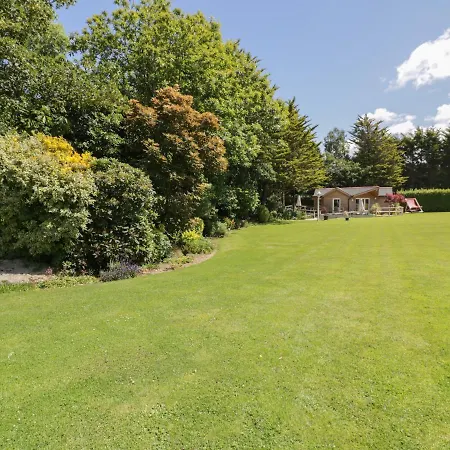 Holiday home Brambleside